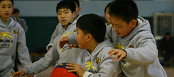 籃球俱樂部提出學(xué)籃球后天訓(xùn)練很重要
