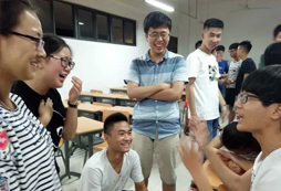 領(lǐng)袖冬令營可鍛煉孩子說話技巧和能力