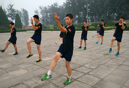 家長可以參加軍事領袖冬令營嗎？