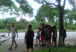 歇息片刻