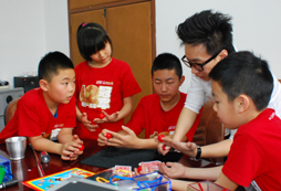 孩子報(bào)各種興趣冬令營的最佳年齡是？