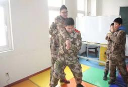 山東軍事冬令營(yíng)教你如何練出鋼鐵的意志