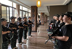 參加黃埔少將軍事冬令營挖掘孩子潛能！