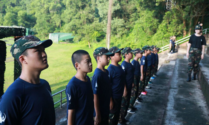 青少年生存冬令營(yíng)