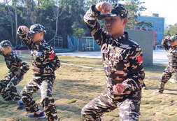 深圳軍事冬令營讓孩子體驗(yàn)真實(shí)部隊(duì)生活！