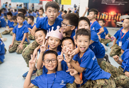 深圳軍事冬令營(yíng)讓孩子在體驗(yàn)中認(rèn)可他人