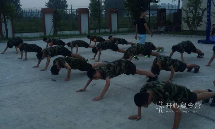  成都軍事冬令營