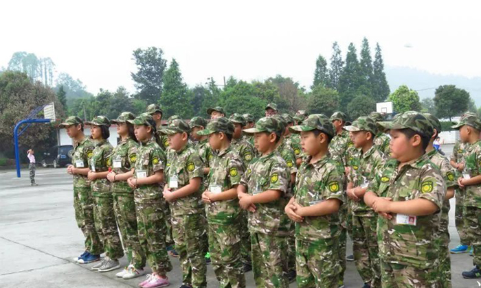 成都軍事冬令營(yíng)