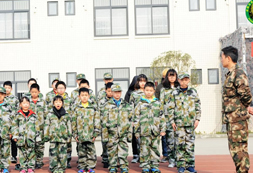 如何正確選擇四川軍事冬令營(yíng)