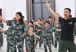 參加軍事冬令營幫助孩子更好的與家長溝通