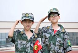 中小學生參加成都軍事冬令營的收獲