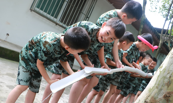 四川小學(xué)生軍事冬令營