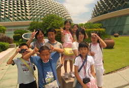 新加坡游學(xué)除了現(xiàn)金還需要給孩子準(zhǔn)備什么呢?