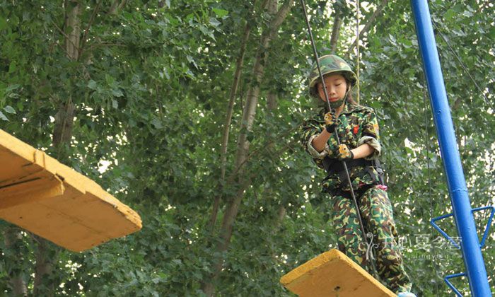 在中國(guó)少年軍旅挑戰(zhàn)自我