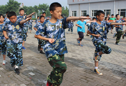 青少年軍事冬令營可以教會孩子什么呢？