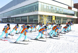 童年時光冬令營讓孩子掌握滑雪技能