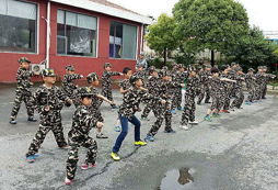 青少年拓展冬令營(yíng)多少錢(qián)