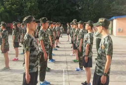 參加武漢黃浦軍事冬令營見證你的成長蛻變