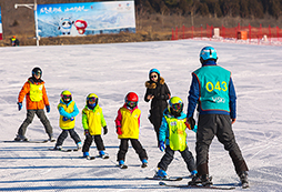 參加YuYoung青少年?duì)I地滑雪冬令營讓寒假不再枯燥
