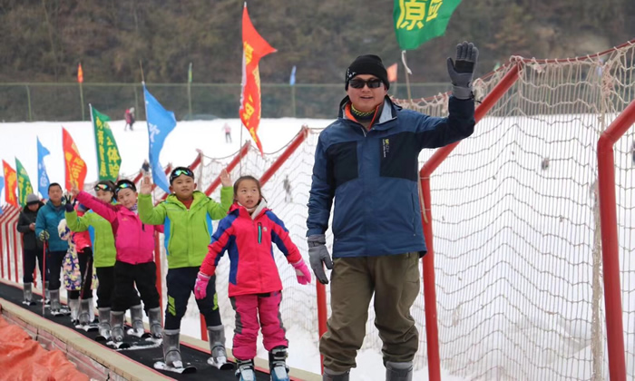 武漢西點(diǎn)青少年滑雪冬令營(yíng)