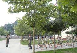 武漢軍事冬令營看養(yǎng)成孩子的五大習慣