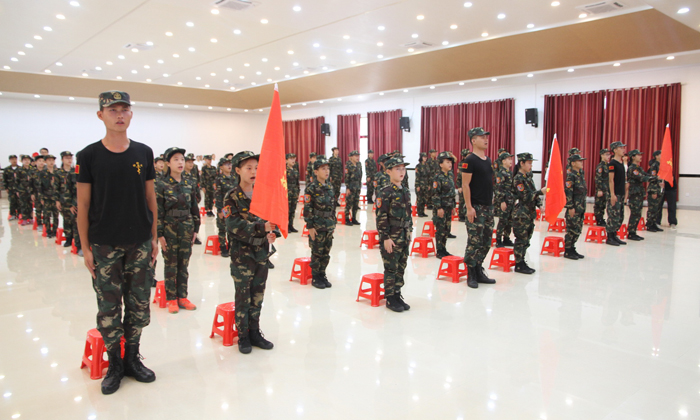 武漢軍事冬令營(yíng)帶什么物品
