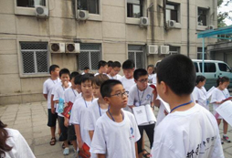 武漢中小學(xué)生冬令營分享孩子財商教育