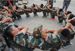 上海西點(diǎn)軍事冬令營關(guān)注孩子的心理成長