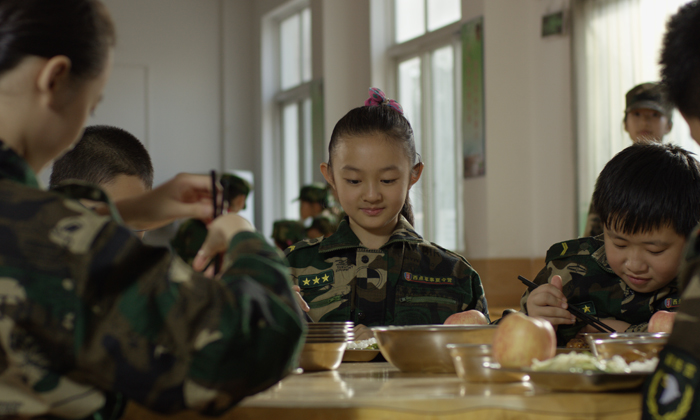 嚴(yán)格的軍營(yíng)生活