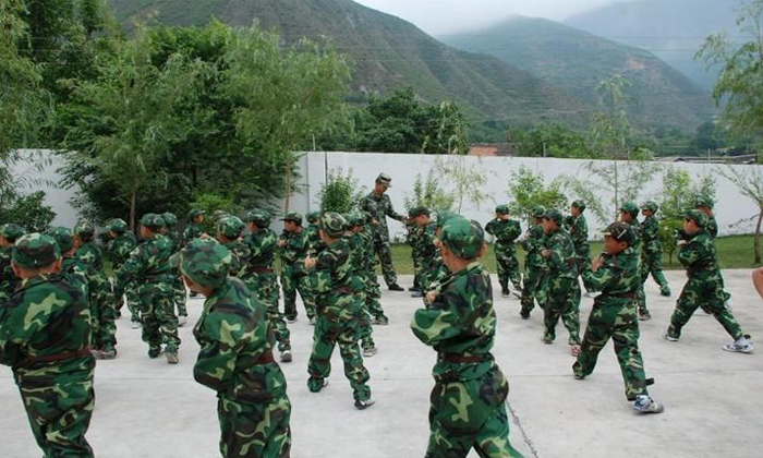 上海西點(diǎn)軍事冬令營(yíng)分享孩子營(yíng)地快樂(lè)時(shí)光