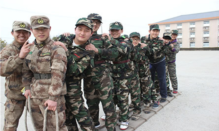 上海西點(diǎn)軍事冬令營一次難忘的軍事體驗