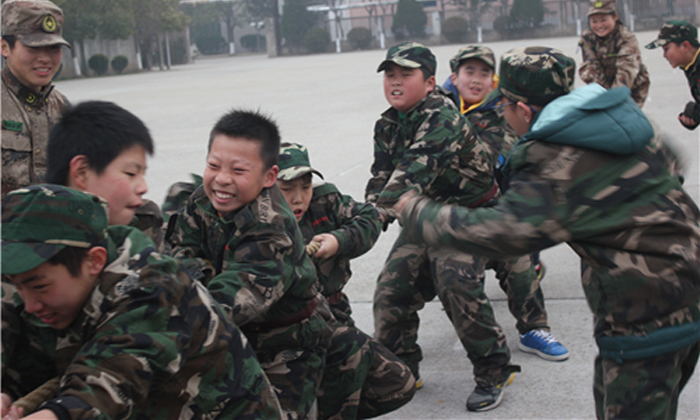 上海西點(diǎn)軍事冬令營(yíng)分享孩子營(yíng)地快樂(lè)時(shí)光