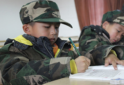 上海西點軍校嚴(yán)格規(guī)范孩子的行為習(xí)慣