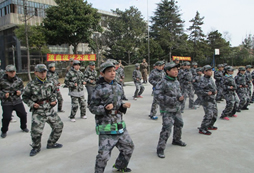 上海西點(diǎn)10天軍事春令營為新學(xué)期學(xué)習(xí)注入活力