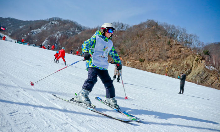 開(kāi)心滑雪者