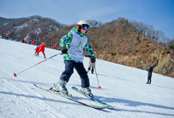 開心滑雪者