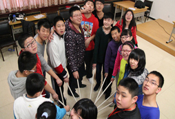 想做小記者？這個(gè)寒假來華語風(fēng)采聽說讀寫冬令營吧