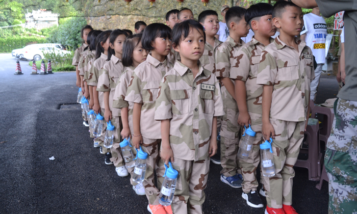 寒假小學(xué)生軍事冬令營安全