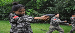 小學(xué)生戶外冬令營帶你走進現(xiàn)代化的軍營
