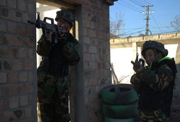 小學(xué)生軍事冬令營提升孩子的與人交往能力
