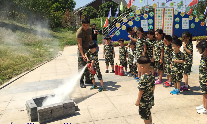 學習使用滅火器.jpg