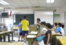 冬令營提高英語學習能力