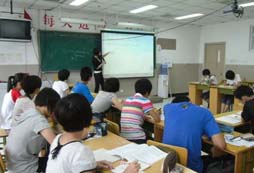 英語(yǔ)冬令營(yíng)項(xiàng)目豐厚你的“行程”