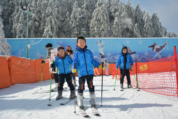江南冬季野外滑雪場，好玩不貴，教練1對1指導(dǎo)，讓每個(gè)孩子都能掌握高山滑雪技巧