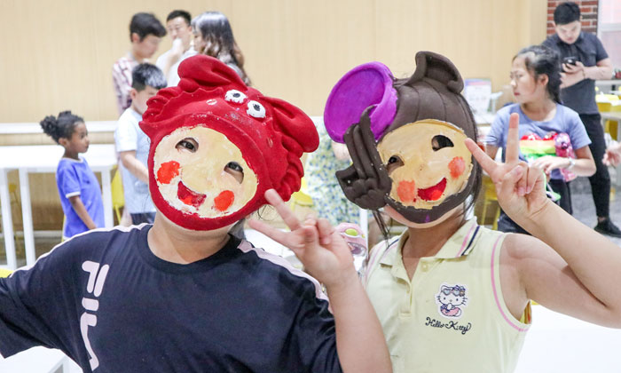 戴面具