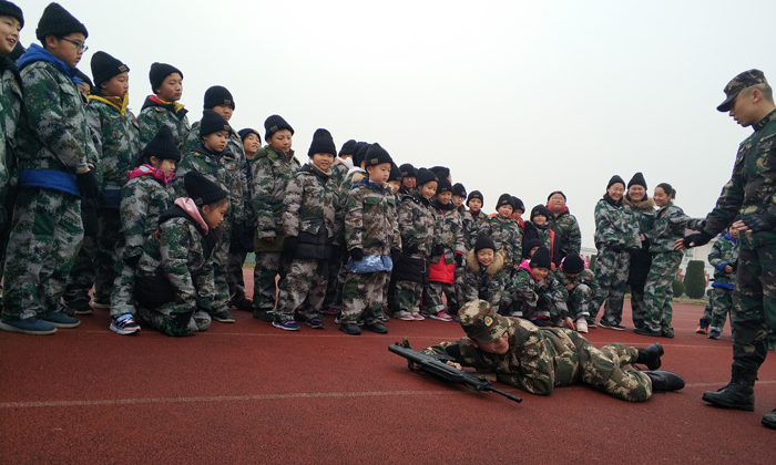 浙江中學(xué)生軍事冬令營活動