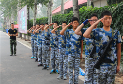 參加浙江軍事冬令營感受綠色軍營！