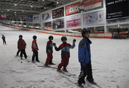 青少年冬令營老師解答北京有室內滑雪場地嗎？