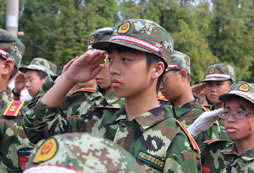 中學(xué)生軍事冬令營讓孩子在這個寒假有所收獲